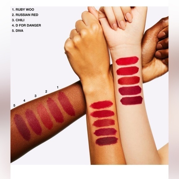 POSH MAC SHOW—MAC Cosmetics Live Posh_Curves💄Need 50 Likes❤️TAG YOUR FRIENDS!⬇️ - Picture 9 of 14